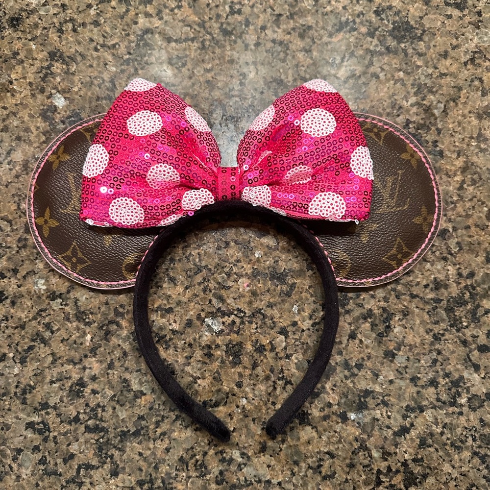 Disney Mouse Ears with a Pink Bow!